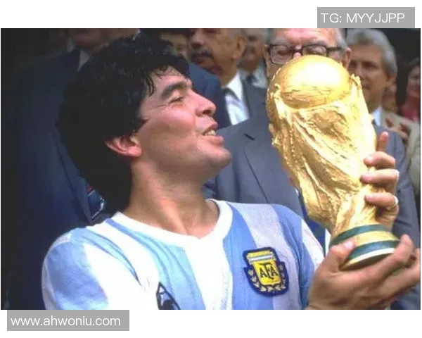 马拉多纳传奇球技壁纸展现球王风采与永恒魅力